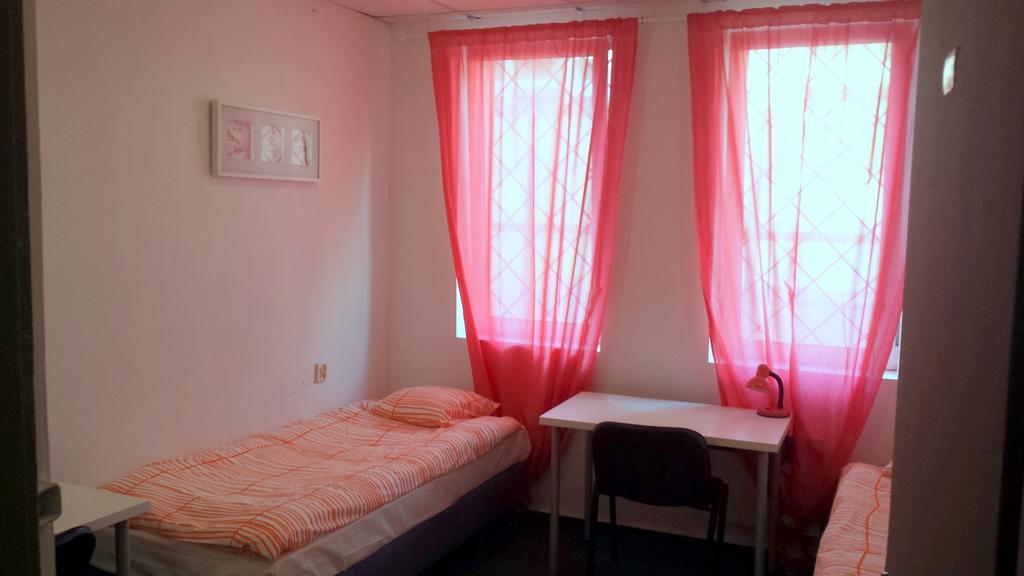 Erasmus House Hostel วอร์ซอ ห้อง รูปภาพ