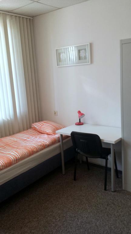 Erasmus House Hostel วอร์ซอ ภายนอก รูปภาพ